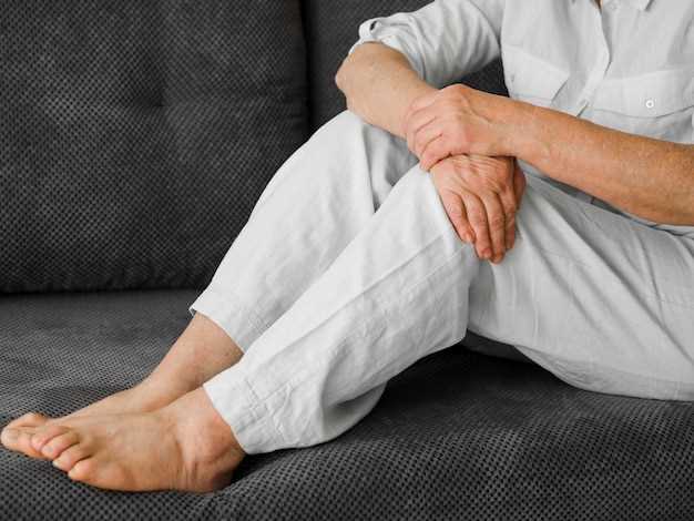 Узнайте, какие факторы могут вызвать воспаление седалищного нерва на ноге и что делать, чтобы предотвратить его появление.